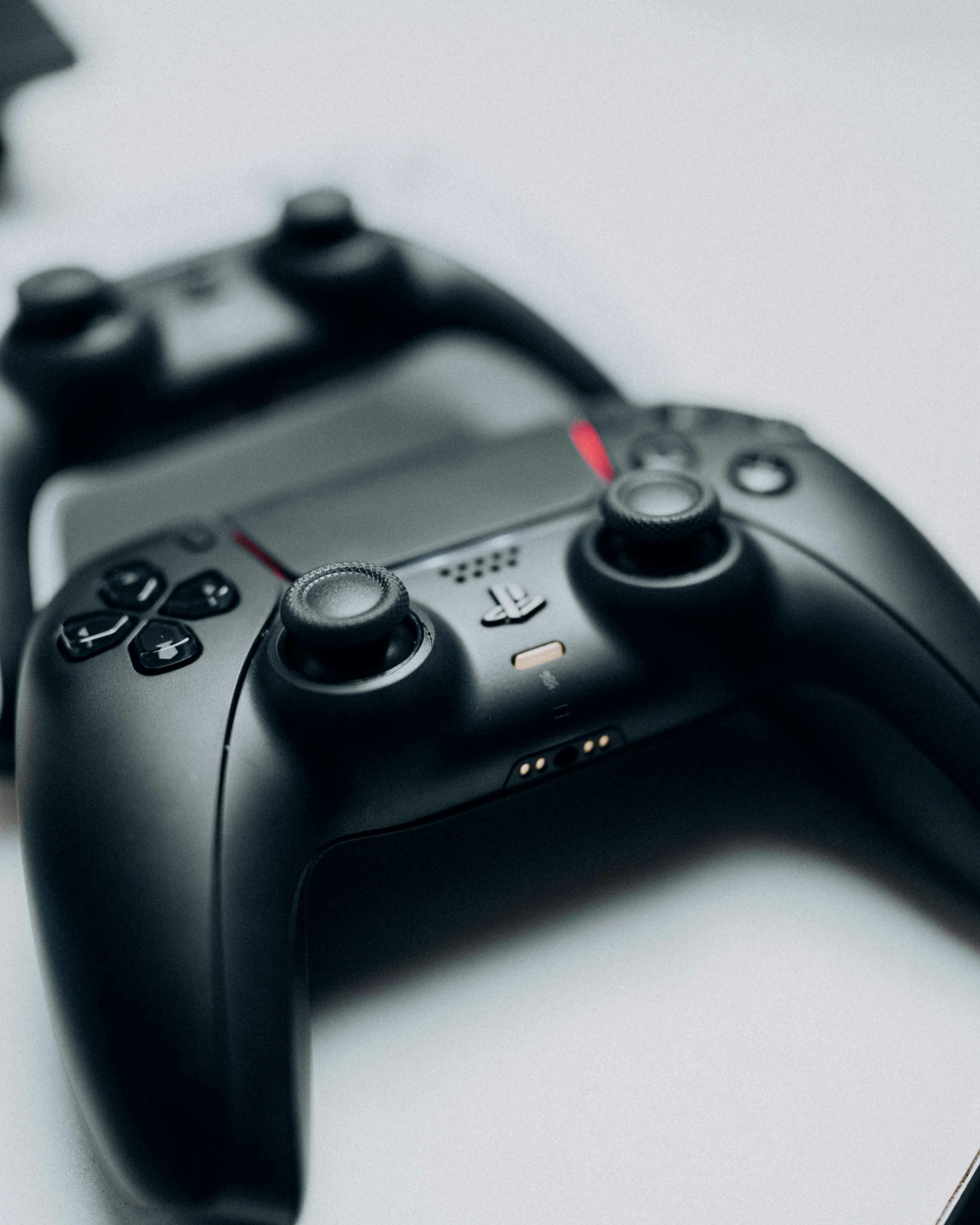 Replacing Your Game Station Power Cord: The IEC C7 Solution for